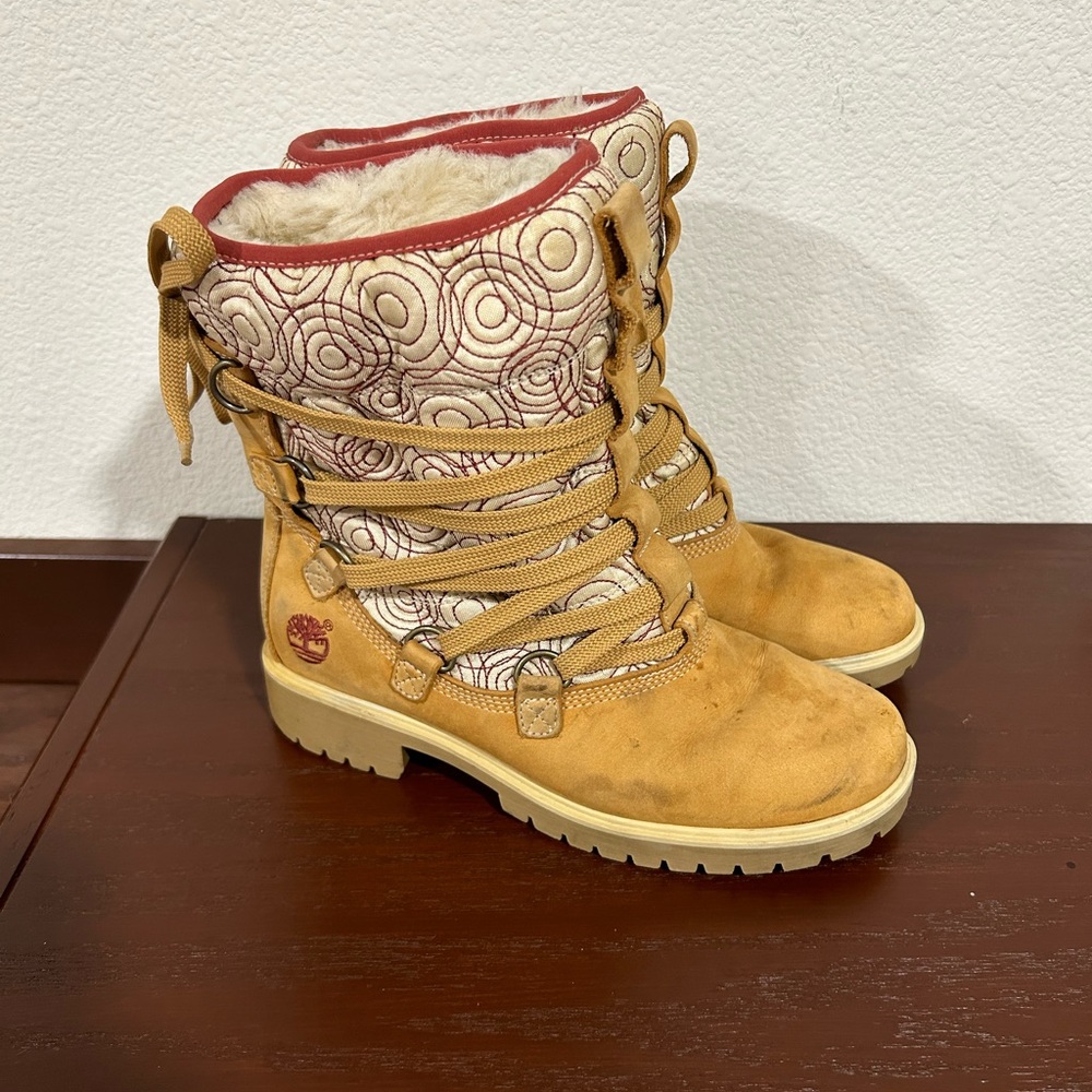 Timberland Shearling slip on tie up half calf boots size 7